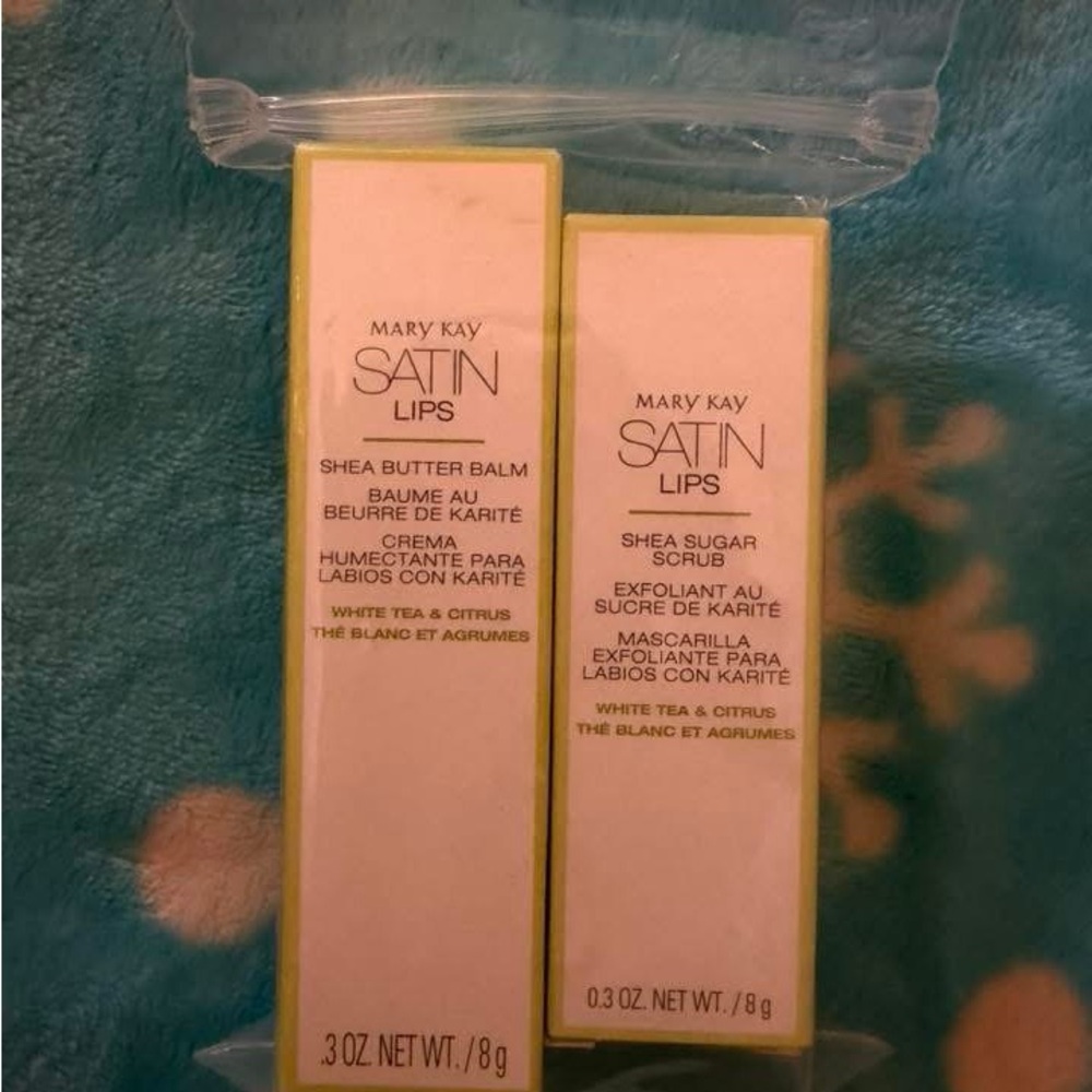Mary Kay Satin Lips Shea Butter Balm and Sugar Scrub Set